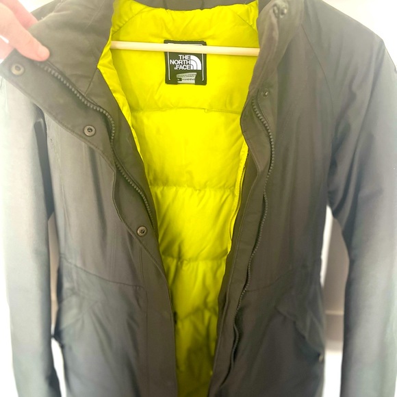 The North Face winter coat super warm insulated jacket - Picture 2 of 6
